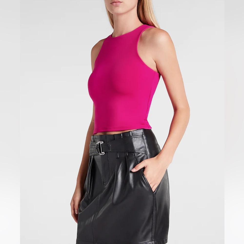 Express body contour tank